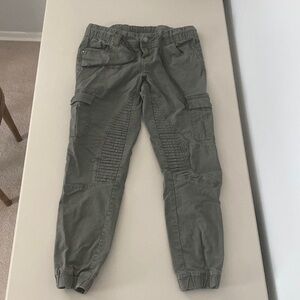 Army green cropped cargo jogger pants